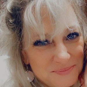 Meet your Posher, Debra